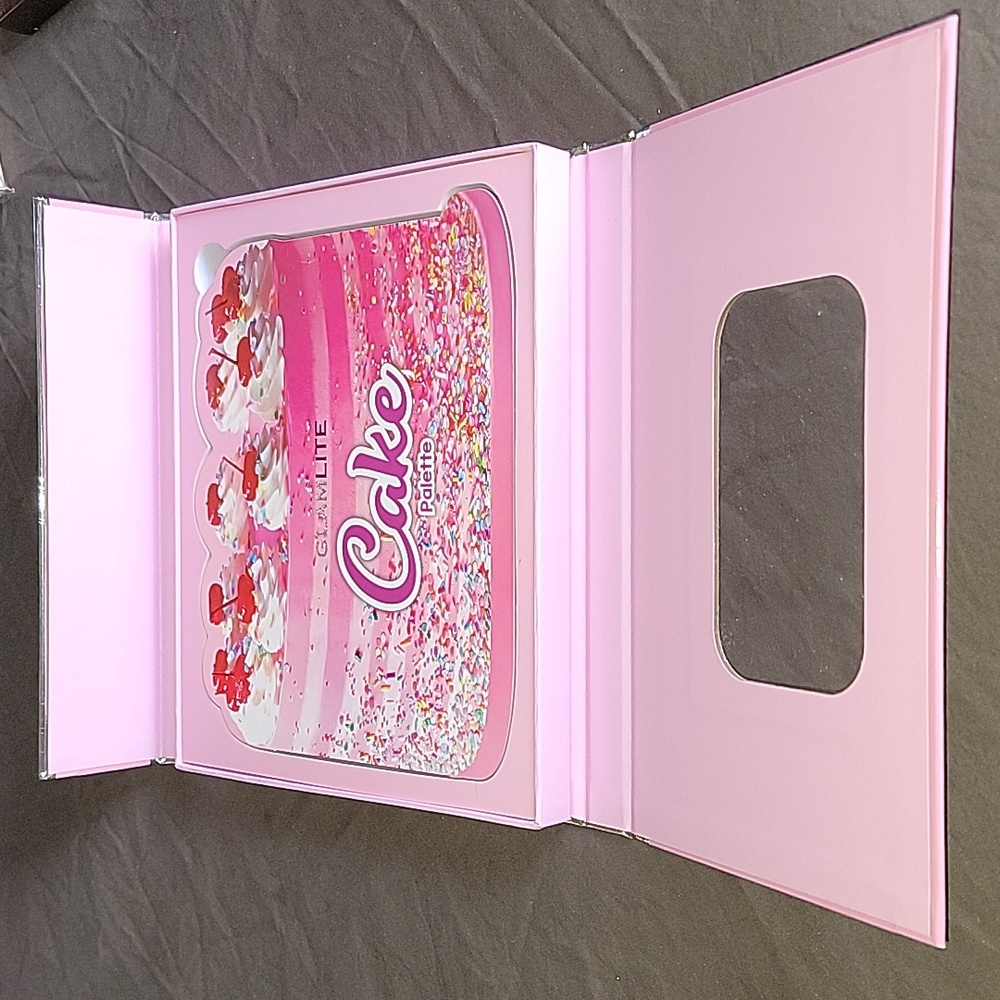 Glamlite Cake Eyeshadow Palette - Picture 2 of 4